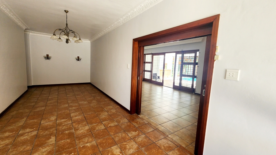 3 Bedroom Property for Sale in Heatherlands Western Cape